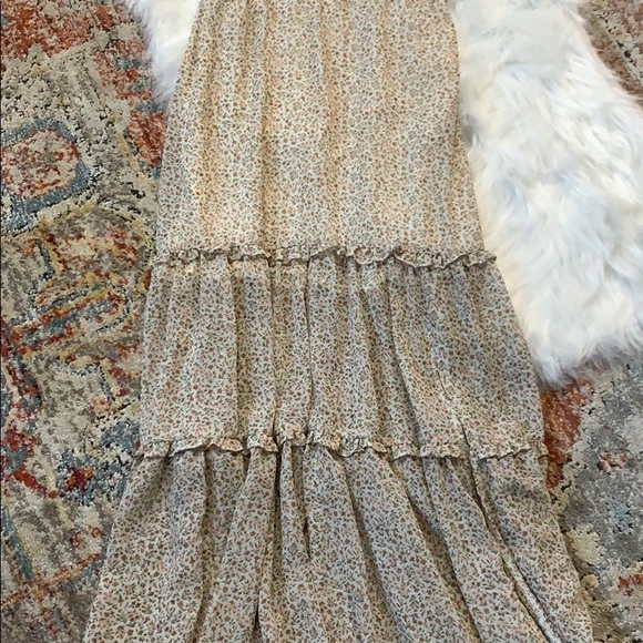 • Floral Maxi Dress • - Picture 9 of 11